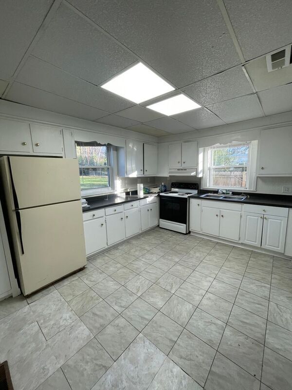 Building Photo - 2117 Fairfax Ave