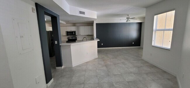 Building Photo - 10902 NW 83rd St