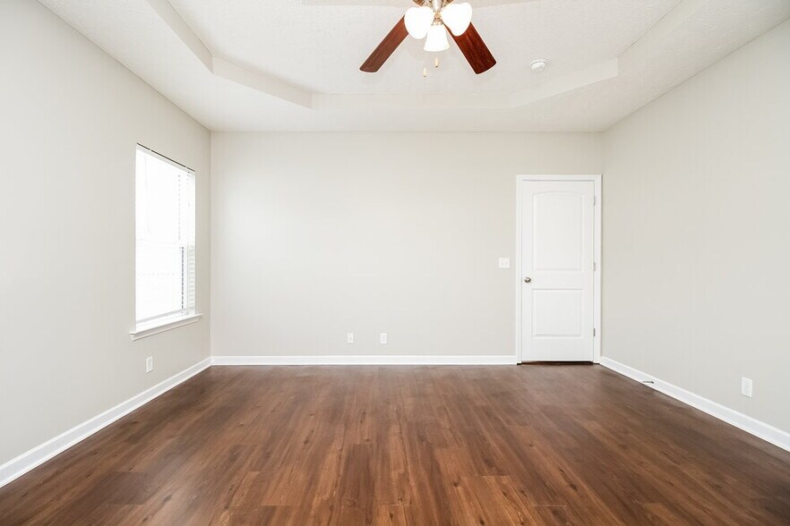 Building Photo - 2426 Salem Glen Xing