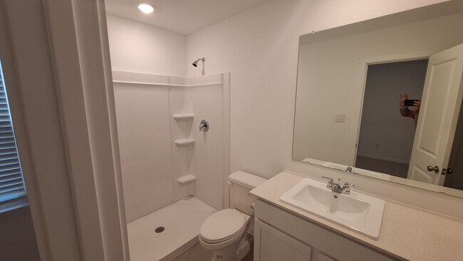 Building Photo - NEWLY BUILT 3 bedroom 2.5 Bath for Rent
