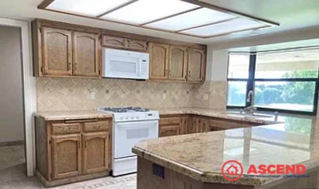 Building Photo - Gorgeous Home Off Rosedale Hwy and Renfro!