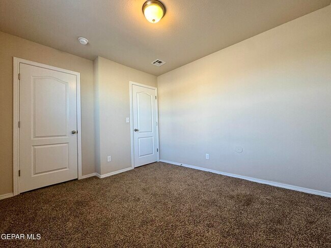 Building Photo - 1013 Villa Seca Dr