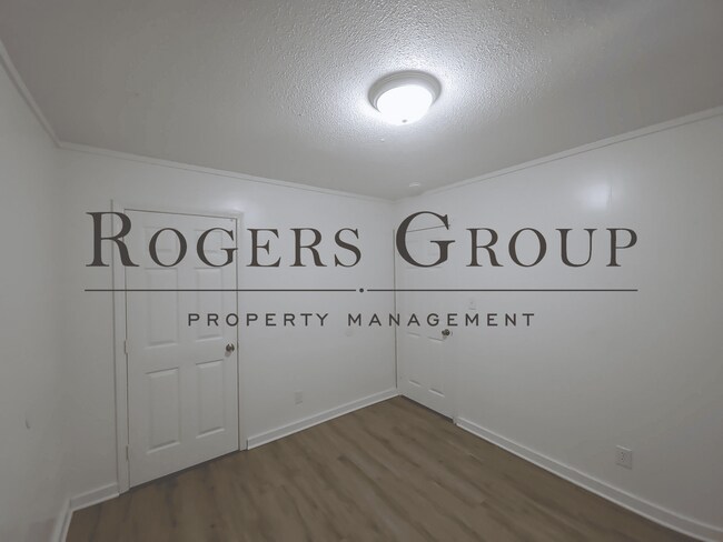 Building Photo - #450 - 416-418 Ridley St Duplex