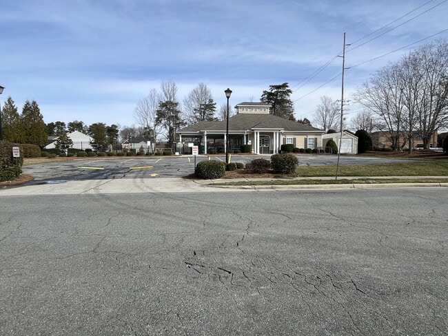Building Photo - "Charming 4-Bed High Point Home with Granite Elegance & Cozy Fireplace!"