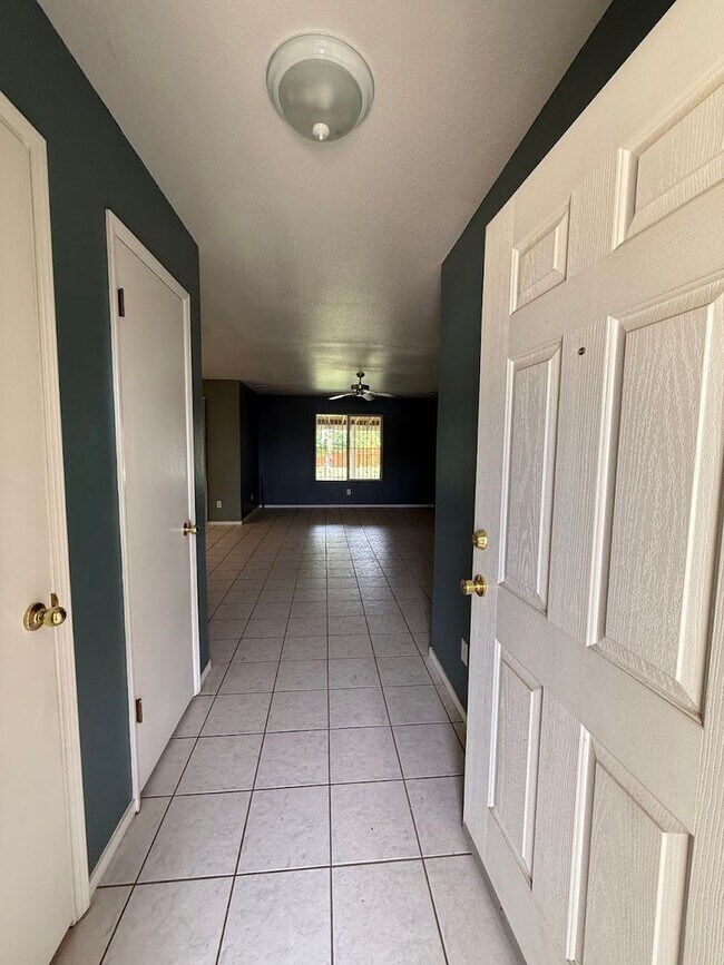 Building Photo - 248 Exie Ln