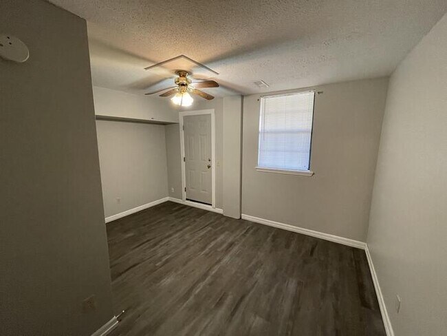 Building Photo - 127 Ridgecrest Cir