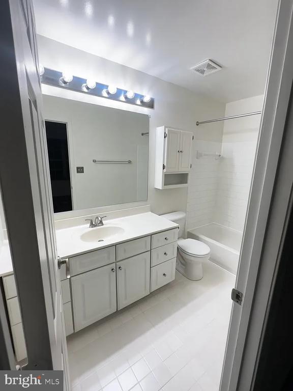 Building Photo - 309 Tall Pines Ct