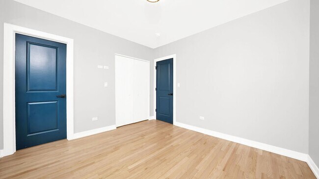Building Photo - 2704 W 24th Pl