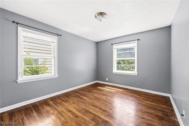 Building Photo - 988 Glenside Ave