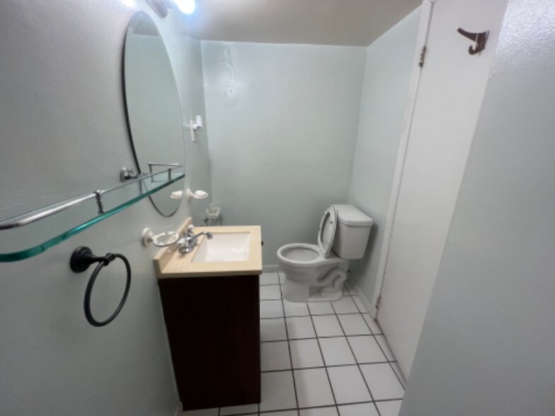 Building Photo - 3123 Calverton Blvd