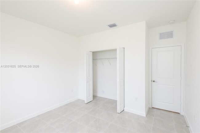 Building Photo - 2636 SE 8 CT