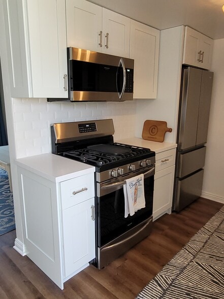 Building Photo - 510 Avenida Victoria