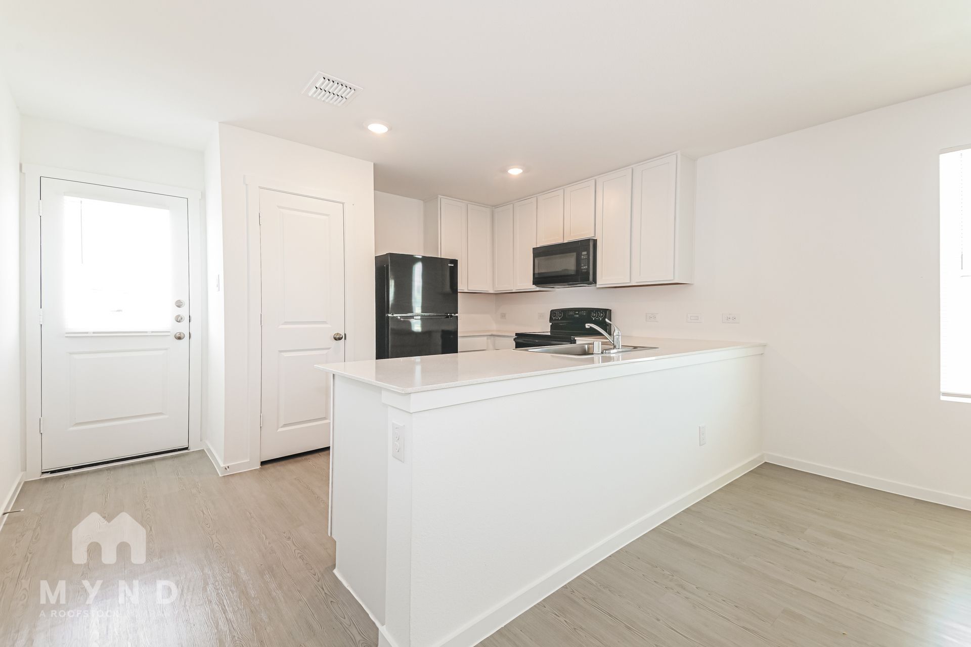 Building Photo - 1238 Basswood Dr