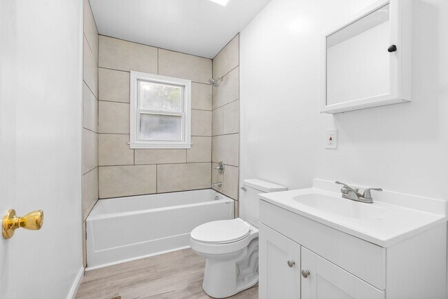 Building Photo - 1953 Batts Ln