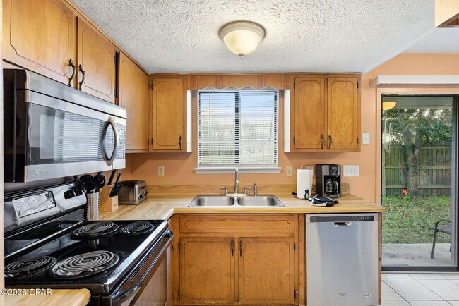 Building Photo - 4492 E Hwy 98