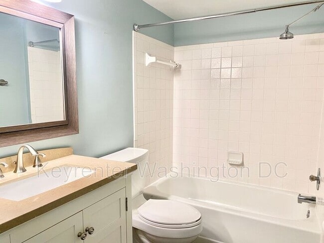 Building Photo - 17405 Pipers Way