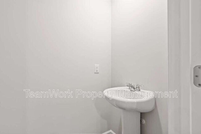 Building Photo - 124 Orchid Bloom Cir