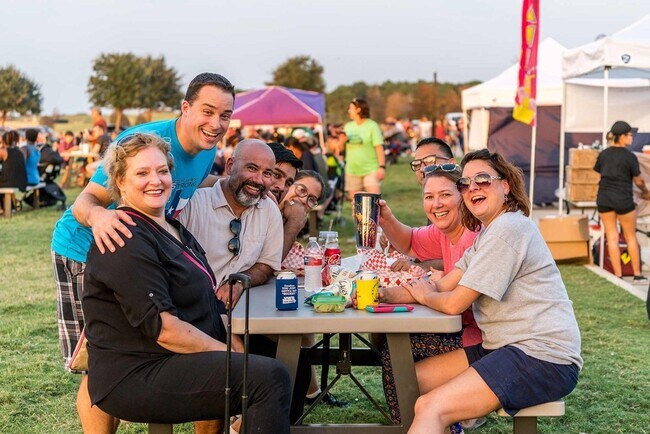 Building Photo - 11219 Peacock Flower St