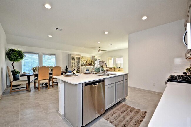 Building Photo - 7526 Teton Creek Trace