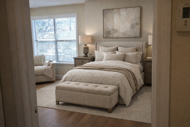 Building Photo - Beautiful 1/1 Wood Floor Condo for rent with Serene trees view from your screened balcony.