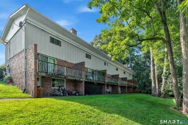Building Photo - 19 Denlar Dr