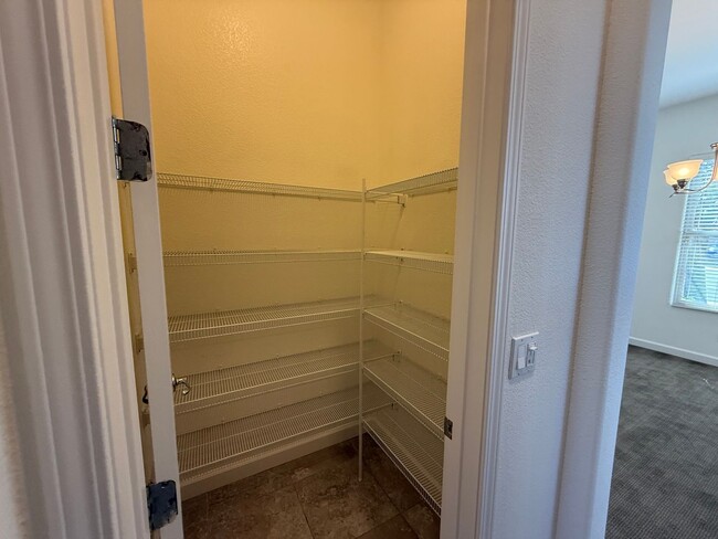 Building Photo - Lake front single story home in gated community!