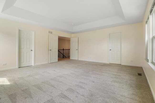 Building Photo - 643 Seneca St