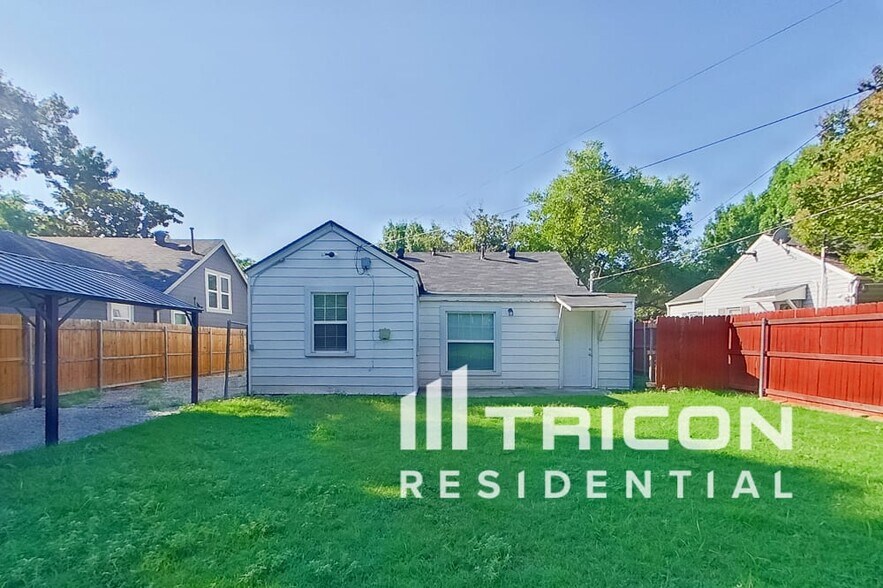 Building Photo - 3920 Calmont Ave