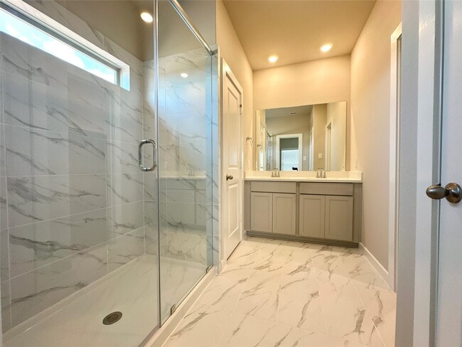 Building Photo - 12324 Ridge Top Dr