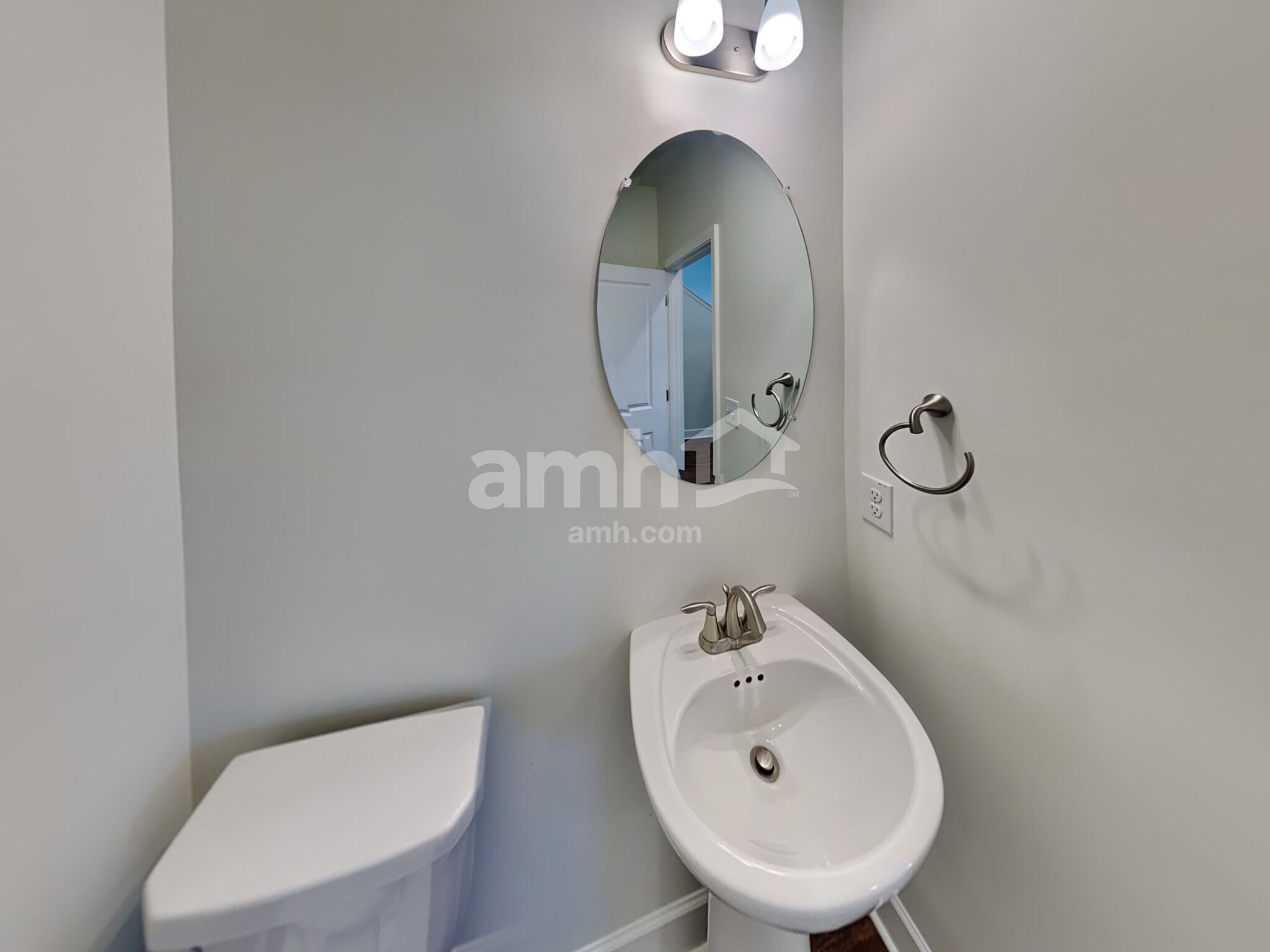 Building Photo - 5820 Zurich Rd