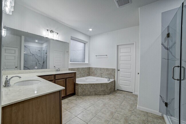 Building Photo - 5007 Sawmill Terrace Ln