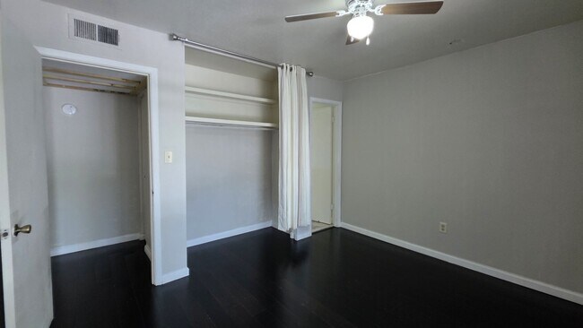 Building Photo - 1700 SW 16th Ct