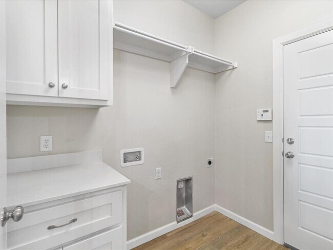 Building Photo - Newer Home For Lease in Washington!