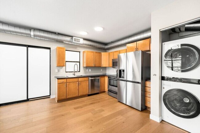 Building Photo - 3047 Tejon St