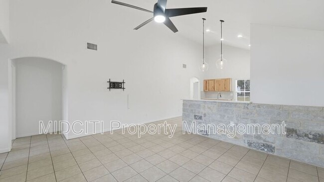 Building Photo - 1361 Bob White Dr