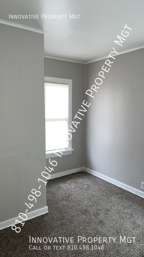 Building Photo - 1012 Farnum Ave