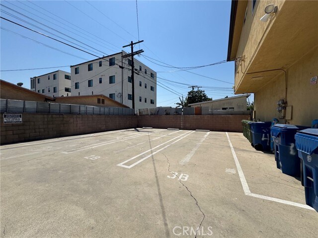 Building Photo - 1372 W 36th St