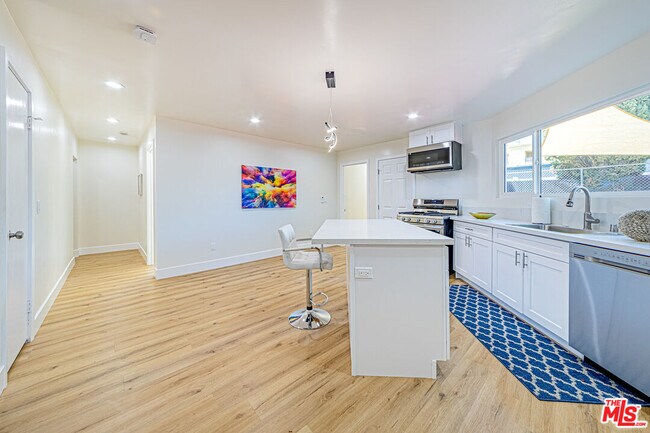 Building Photo - 5631 La Mirada Ave