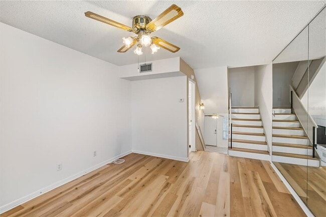 Building Photo - 4521 W La Villa Ln