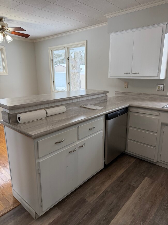 Building Photo - 26 E Oakwood Wy