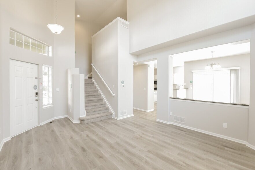 Building Photo - 10259 S Spotted Owl Ave