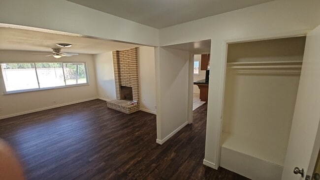 Building Photo - 44836 Lorimer Ave