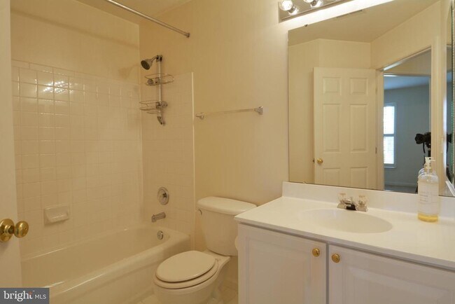 Building Photo - 5080 Grimm Dr