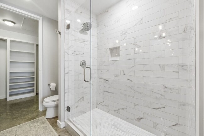 Building Photo - Move-In Ready ICON Condo in The Gulch, Designer Furnished Option, Rare Same-Floor Parking, 2BR wi...