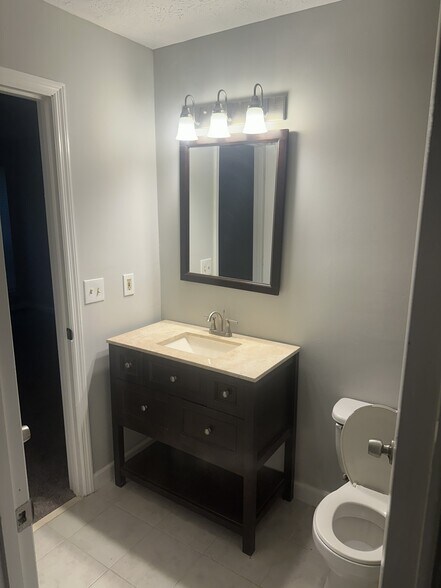 Building Photo - 8406 Red Cedar Way