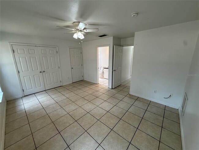 Building Photo - 9515 SW 31st Ct