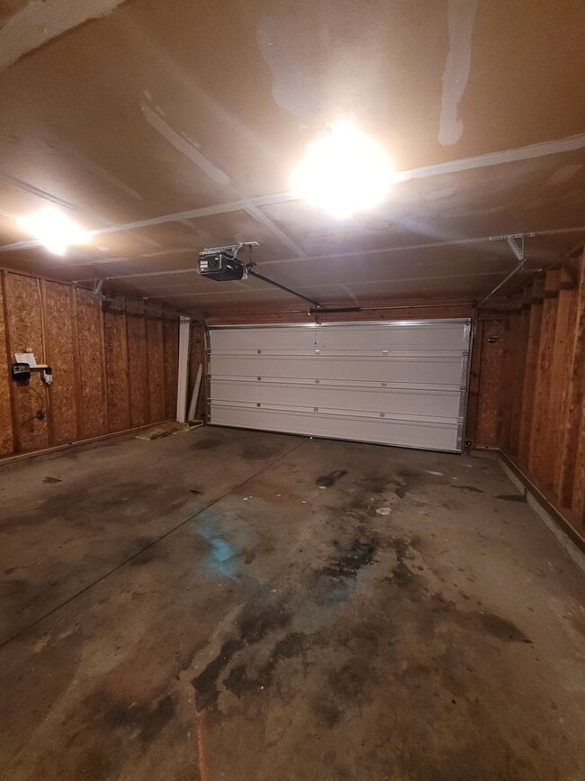 Building Photo - New Year's Special FREE January Rent- 4 Bedroom in Ephrata