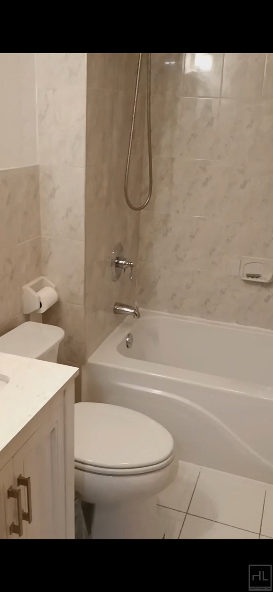 Building Photo - Studio Apartment In Renovated Two Family B...