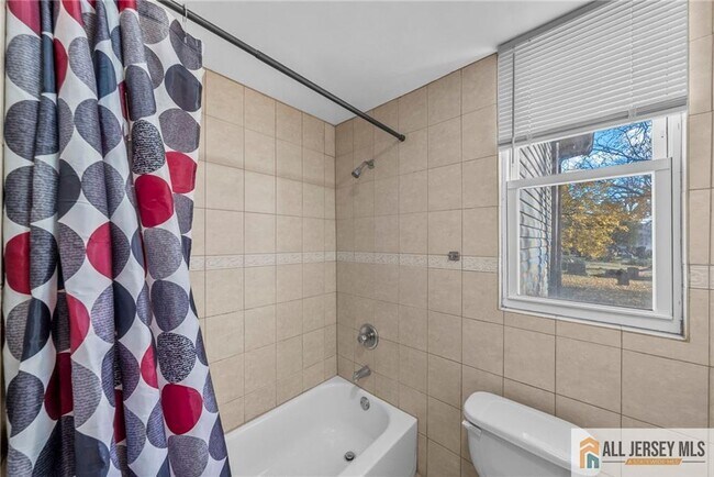 Building Photo - 2102 Woodbridge Ave