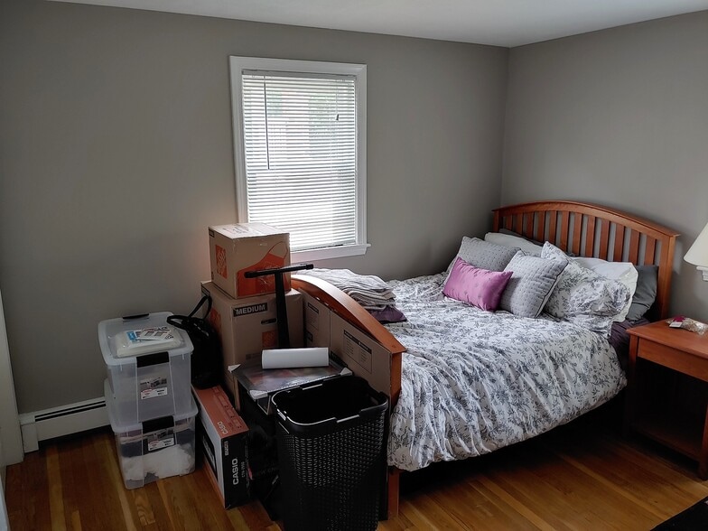 Building Photo - 68 Olcott St